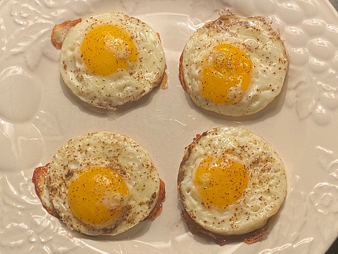 SetYolkEggs