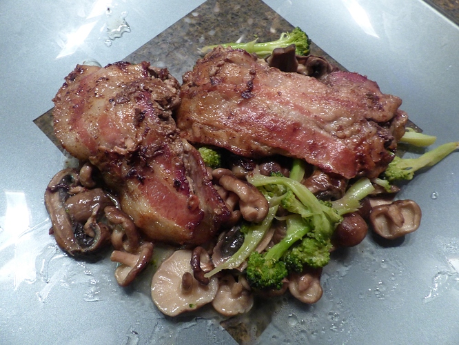 chickenliver%2C%20mushroom%2C%20broccoli